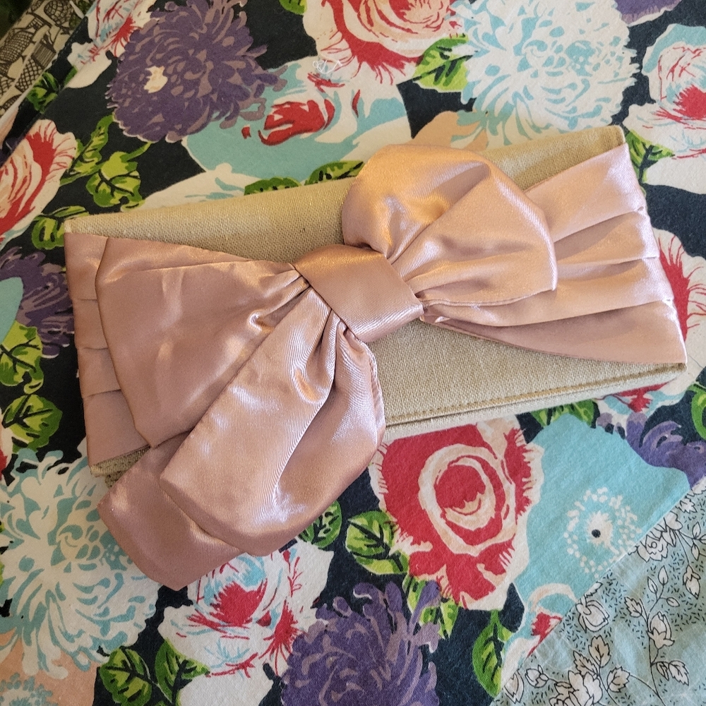 Avon MARK Clutch "Confectionary" Pink Satin Bow